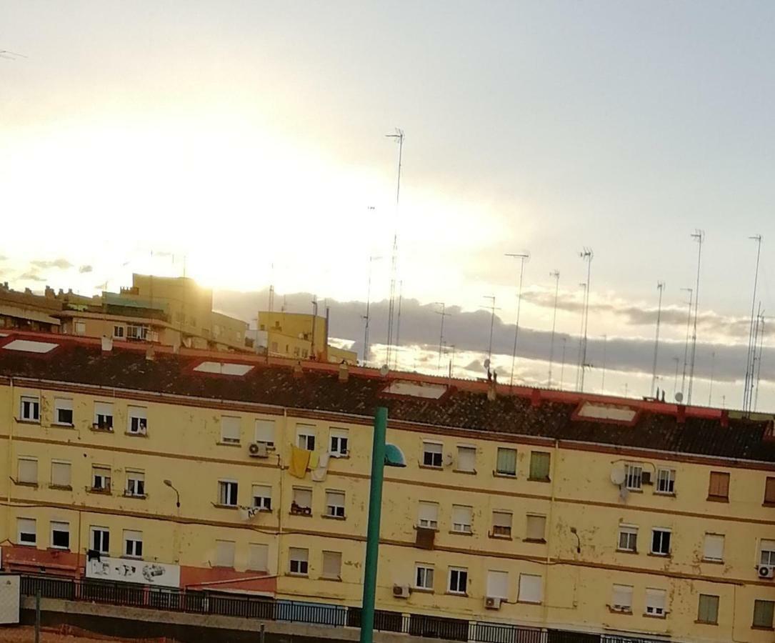 Acogedor Lägenhet Zaragoza Exteriör bild